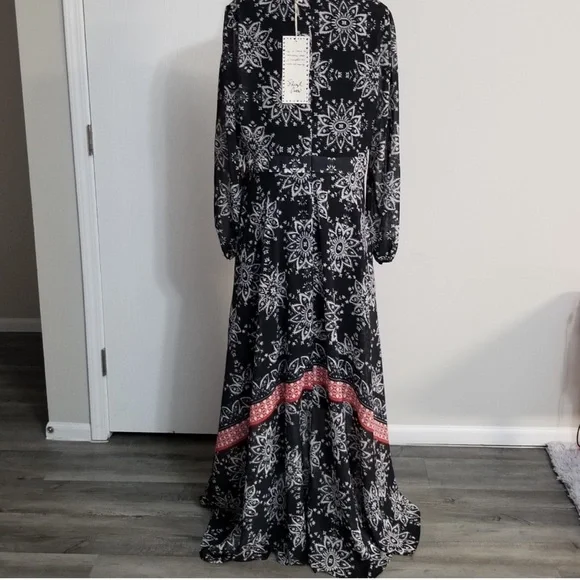 Sheryl Crow Black White Red Mandela Print PomPom Neckline MaxiDress NWT Size 24W - Picture 6 of 16
